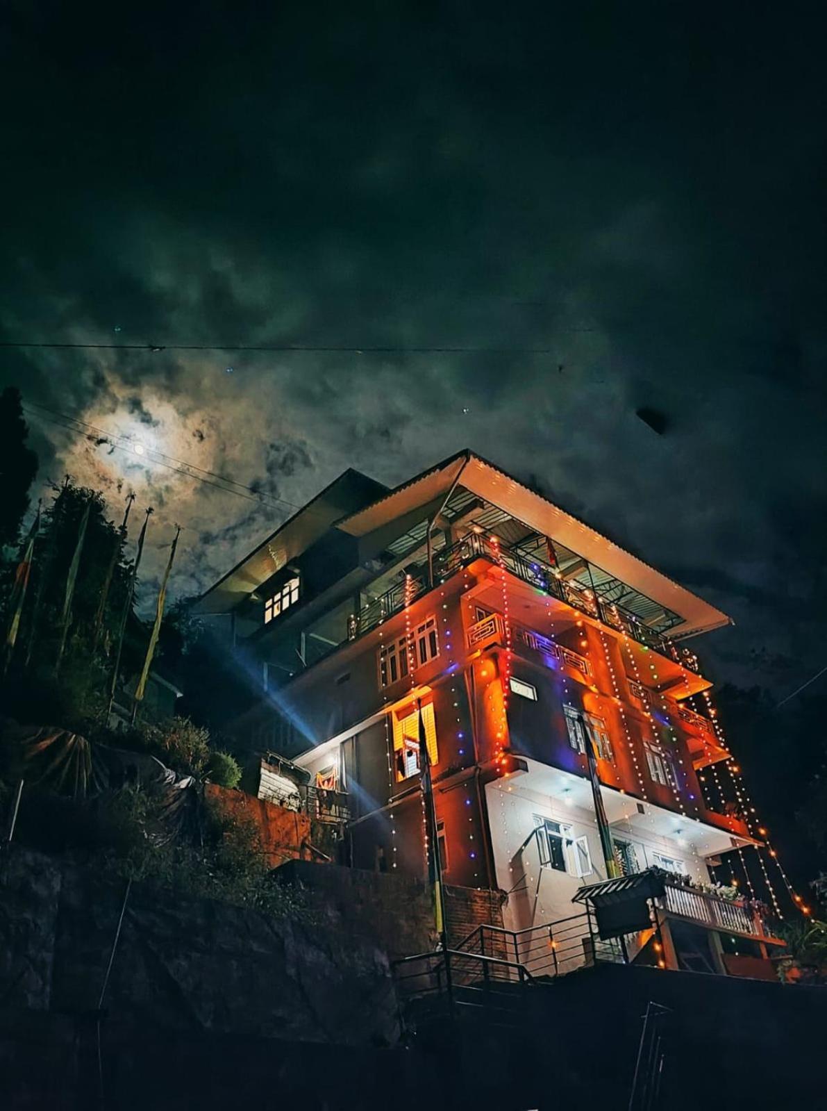 Mandavya Homestay Pelling Ngoại thất bức ảnh